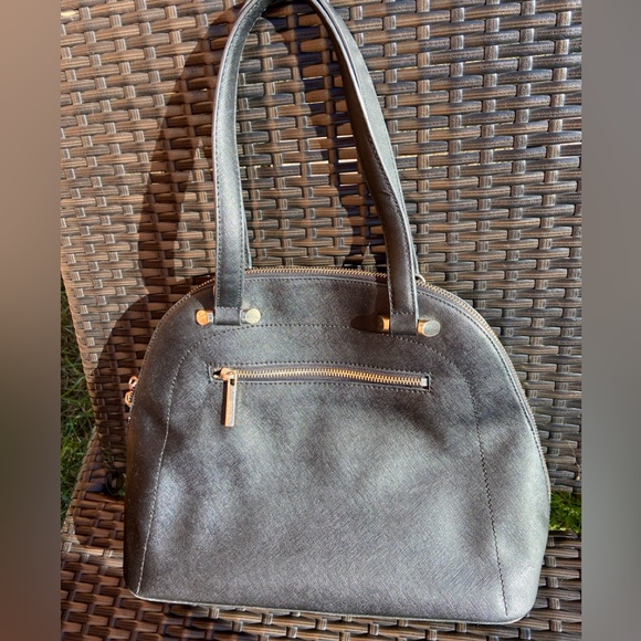 Danier black leather handbag with shiny gold colored accents - Picture 12 of 14